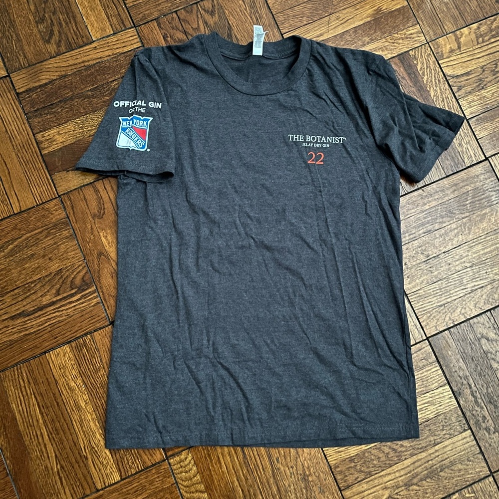 NEW YORK RANGERS X BOTANIST GIN t shirt. Generous Medium